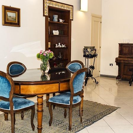 Charming Apartment Napoli Esterno foto