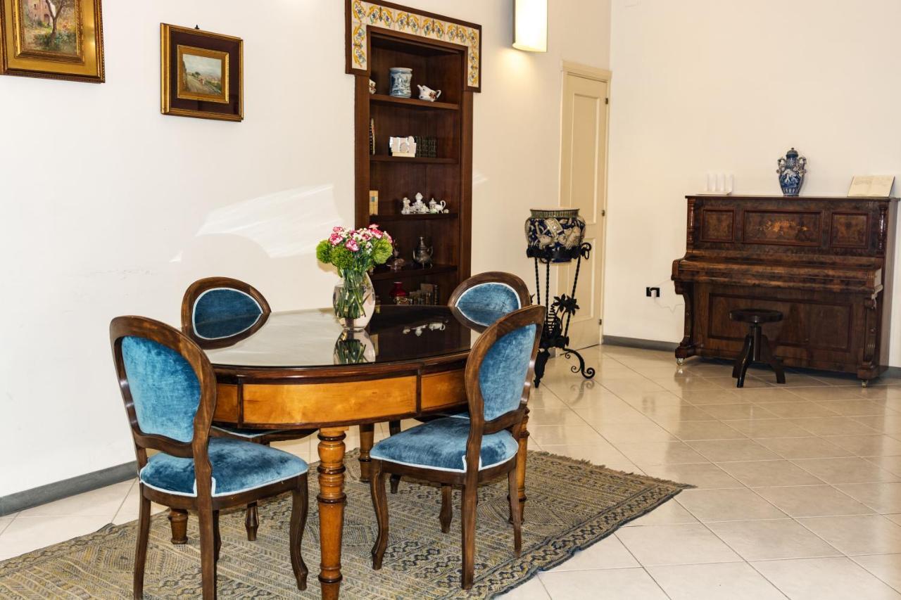 Charming Apartment Napoli Esterno foto