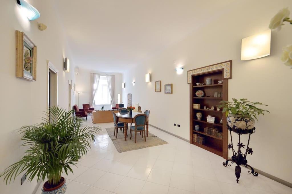 Charming Apartment Napoli Esterno foto